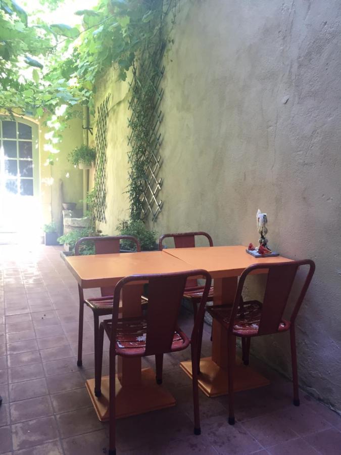 Le Patio D'Arles Bed & Breakfast Exterior photo